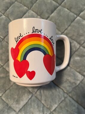 Vtg LOVE Rainbow & Hearts Mug